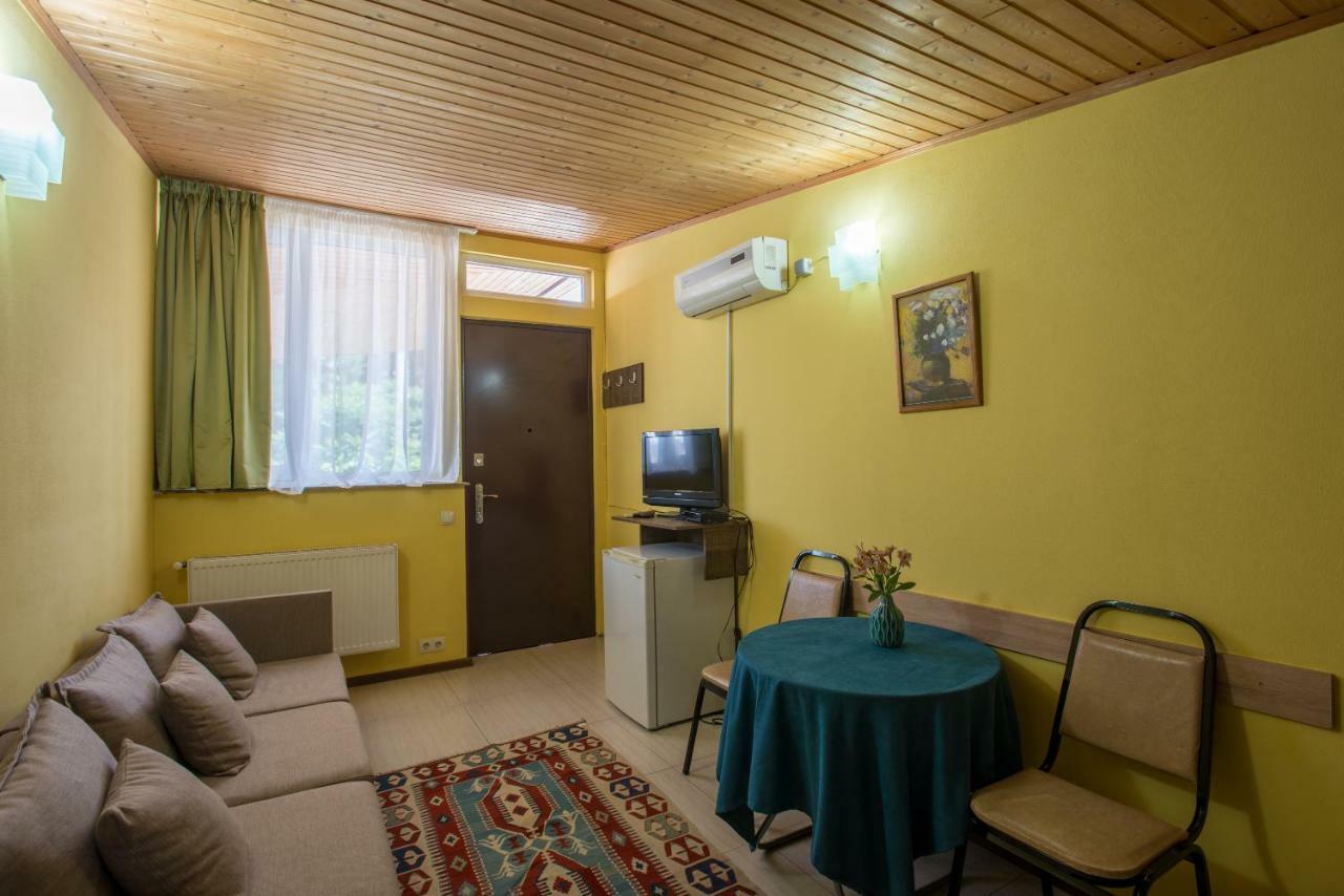 Accent Hotel Tbiliszi Kültér fotó